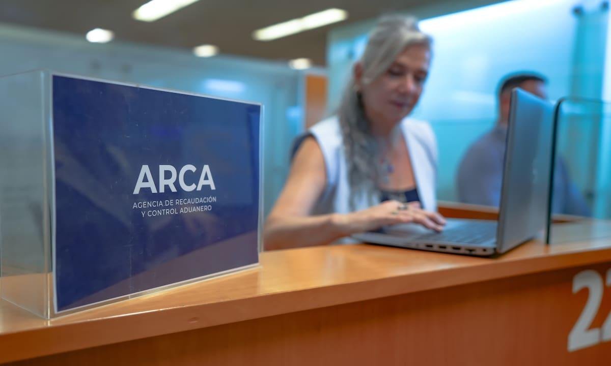 La recaudación impositiva de febrero tuvo una caída real de 9,7%