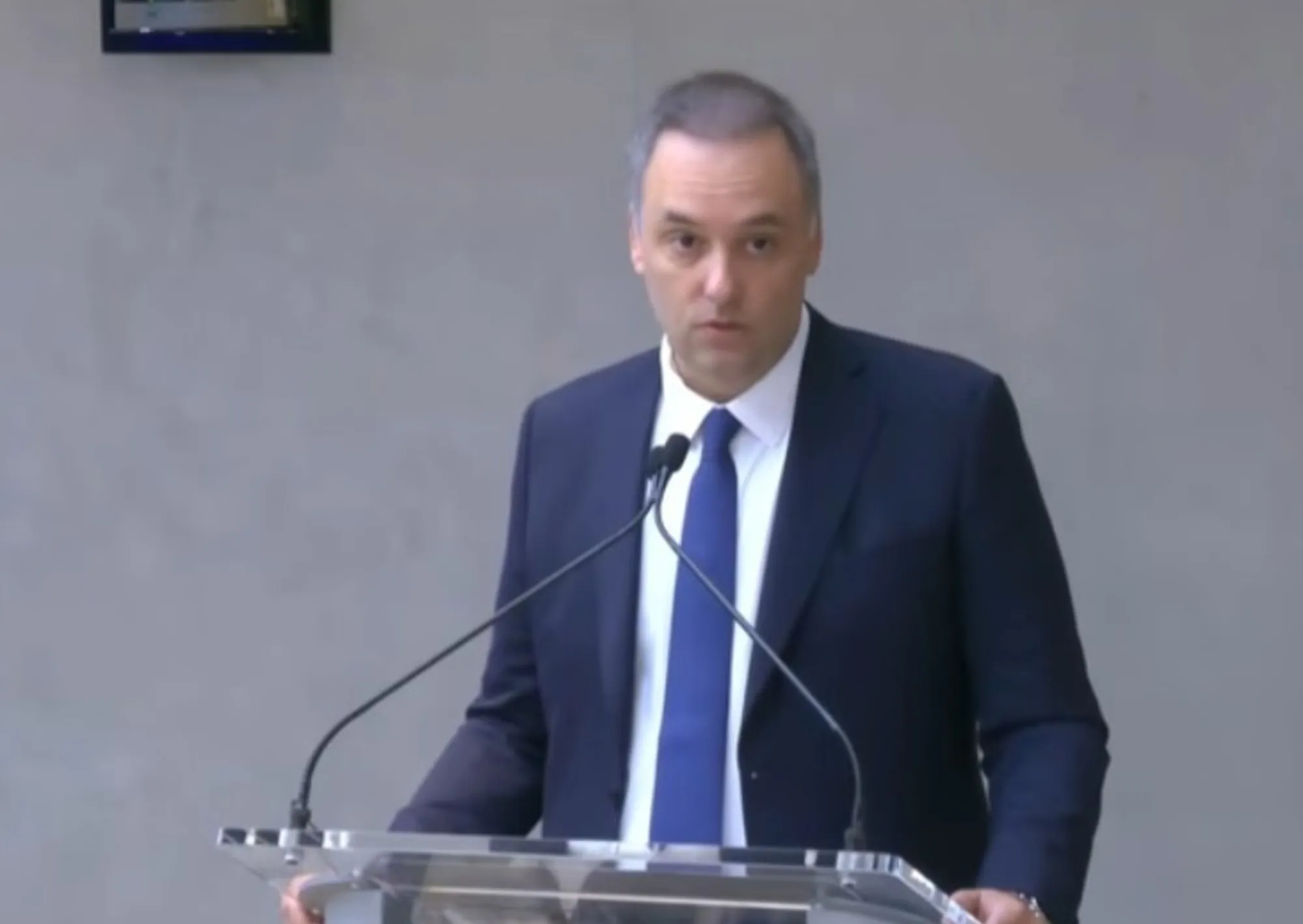 Lista corta para suceder a Adorni: Santilli o Pettovello; rumor sobre el retorno de Manzano