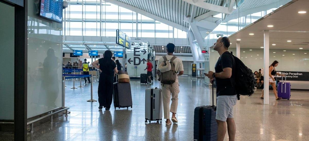 Ataque de Estados Unidos a Irán: qué aeropuertos suspendieron operaciones y cómo impacta en los vuelos globales