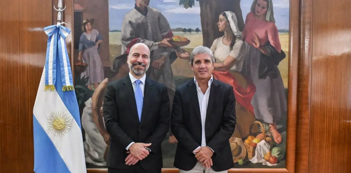 Caputo anunció que Uber invertirá u$s 500 millones con planes para relanzar una marca