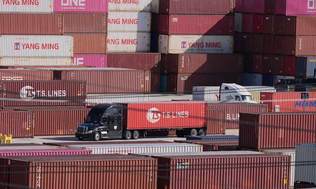 EE.UU. impone nuevo arancel del 25% a productos de Brasil, que repudió la medida