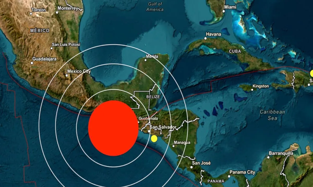 Un fuerte sismo sacude Guatemala, México y El Salvador y se activa una alerta de tsunami