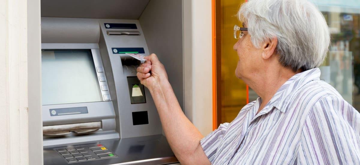 El Gobierno perseguirá a todos los que saquen esta cantidad de dinero del cajero automático