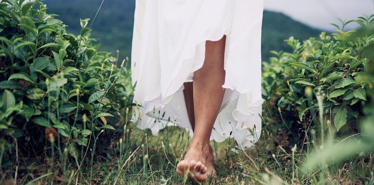 Qué es la caminata del gorila, el ejercicio de moda que mejora la fuerza, la coordinación y el equilibrio