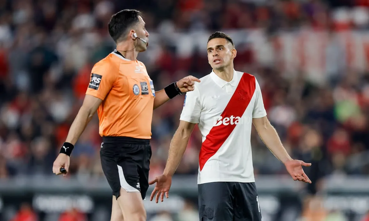 A qué hora juega River vs. Gimnasia hoy