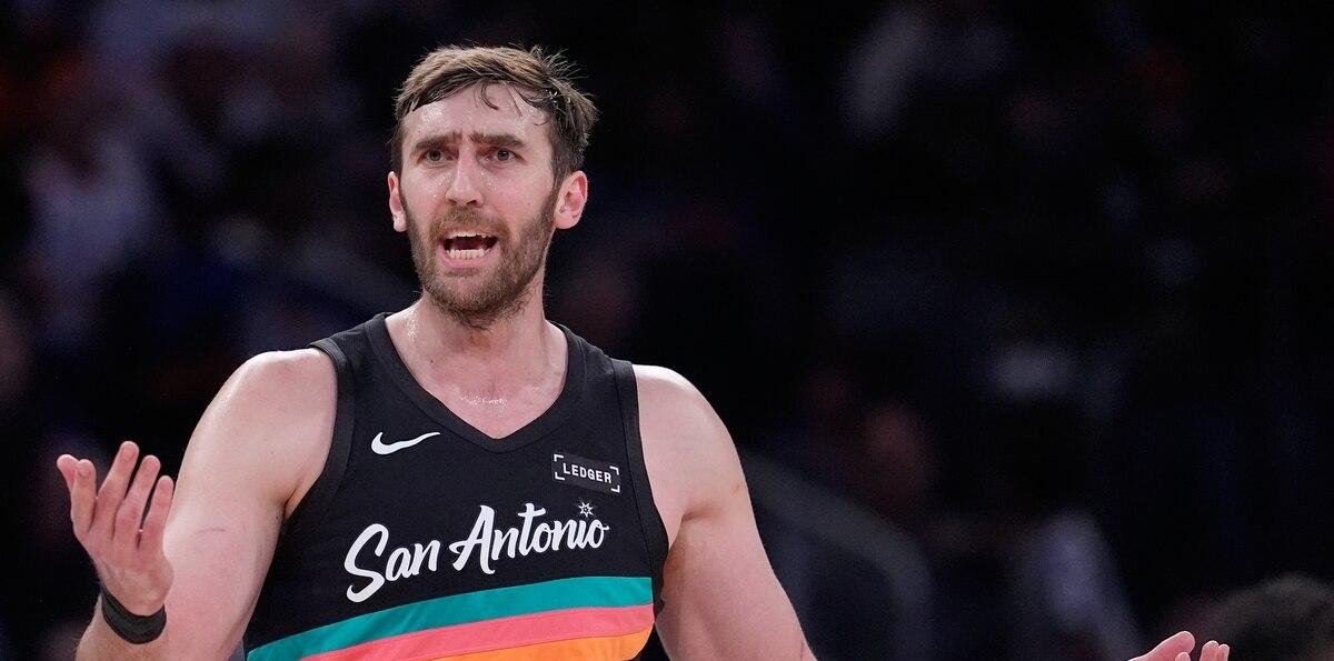 Jugador de la NBA Luke Kornet pide a Hawks cancelar promoción con club Magic City