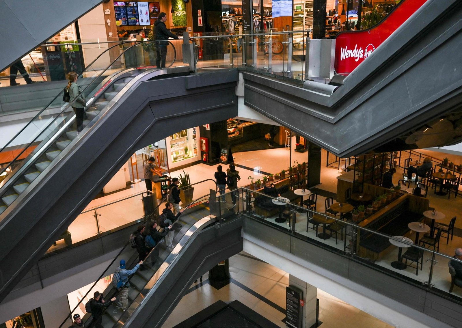 Otra caída del consumo masivo: retrocedió 1,1% en enero y el desplome fue mayor en supermercados