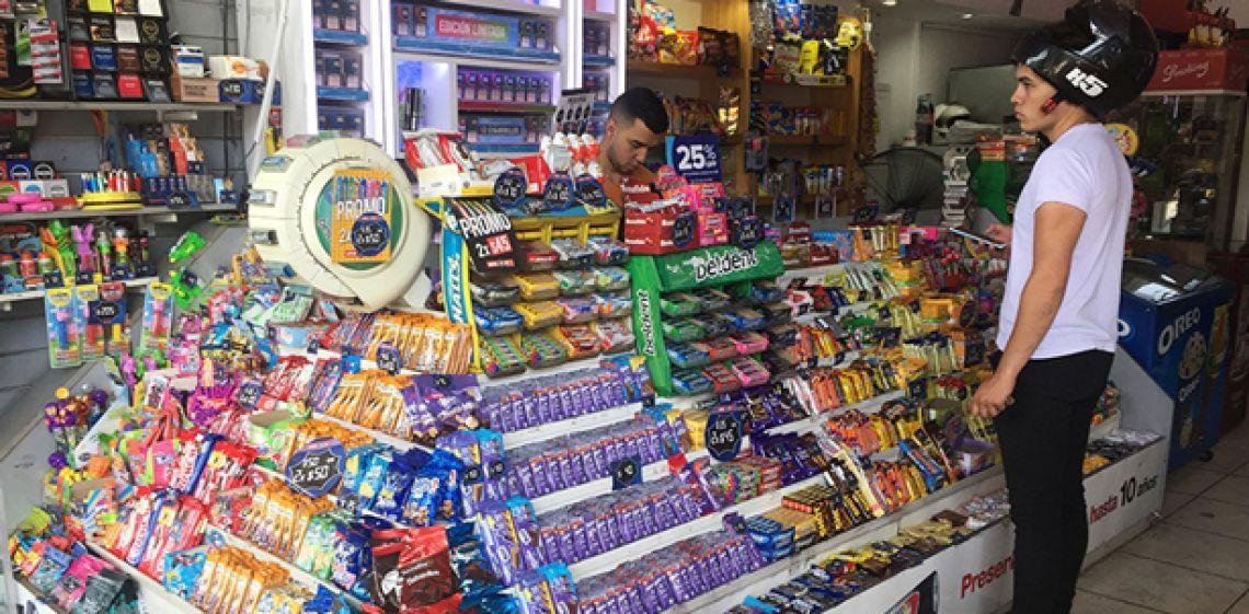 "Cierran 50 kioskos por día": cómo es cóctel explosivo según Ernesto Acuña