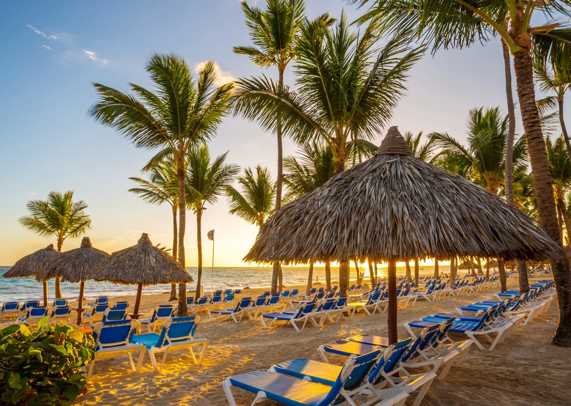 Con el dólar estable, se extienden las vacaciones más allá del verano y crecen las reservas de viajes al exterior