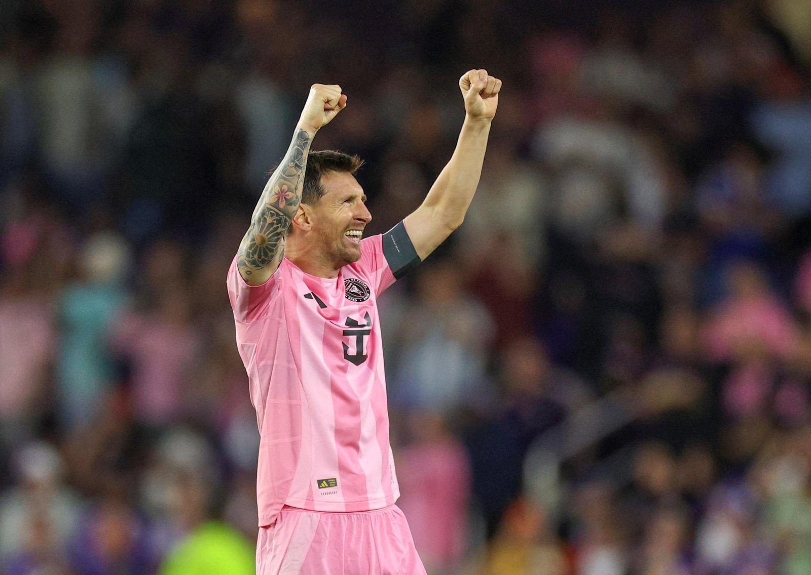 Messi brilló ante Orlando City en la MLS: marcó dos golazos, llegó a su perla 70 de tiro libre y el Inter Miami remontó un clásico caliente de Florida