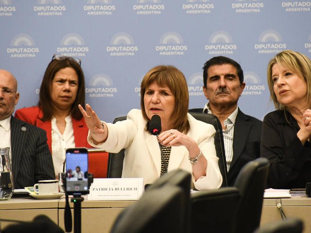 Bullrich tratГі de вЂњinstituciГіn retrГіgradaвЂќ a la AFA y dijo que desde el Senado investigarГЎ su transparencia