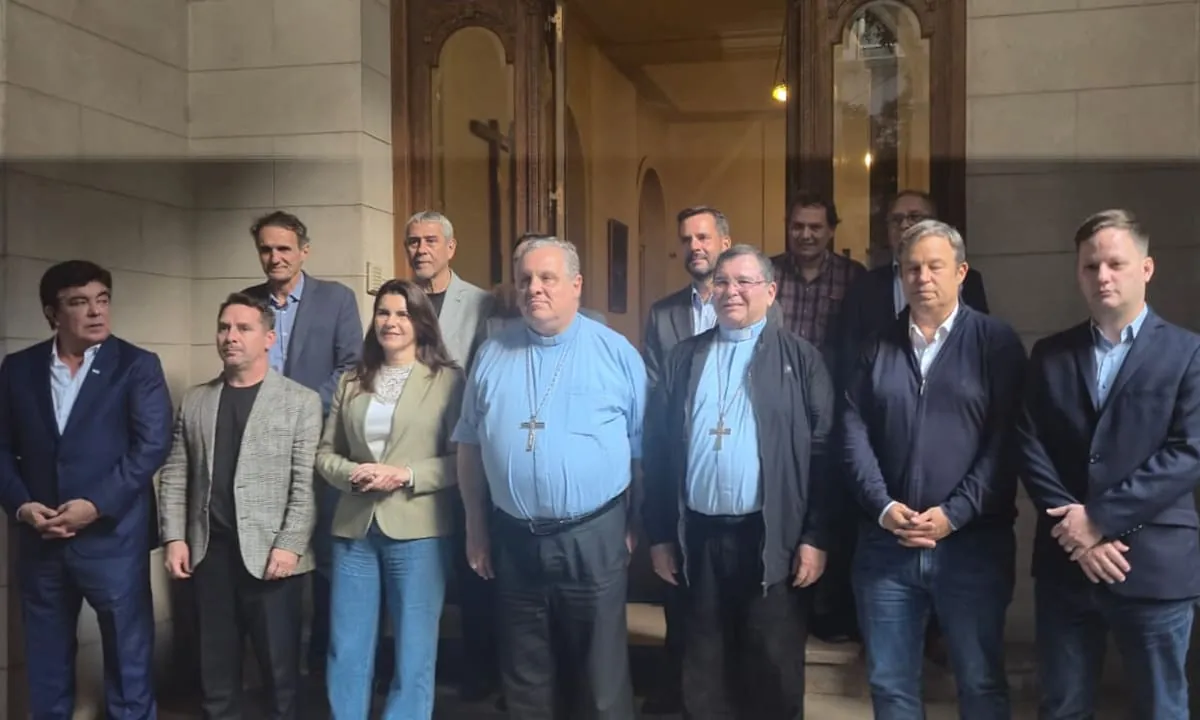 En reuniones con dirigentes políticos, la Iglesia insistió en la necesidad de favorecer el diálogo con todos los sectores