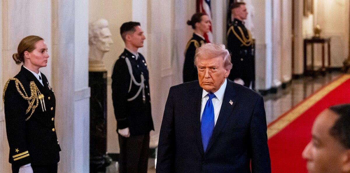 Trump rechaza crecientes críticas a su plan de guerra contra Irán mientras el conflicto se extiende