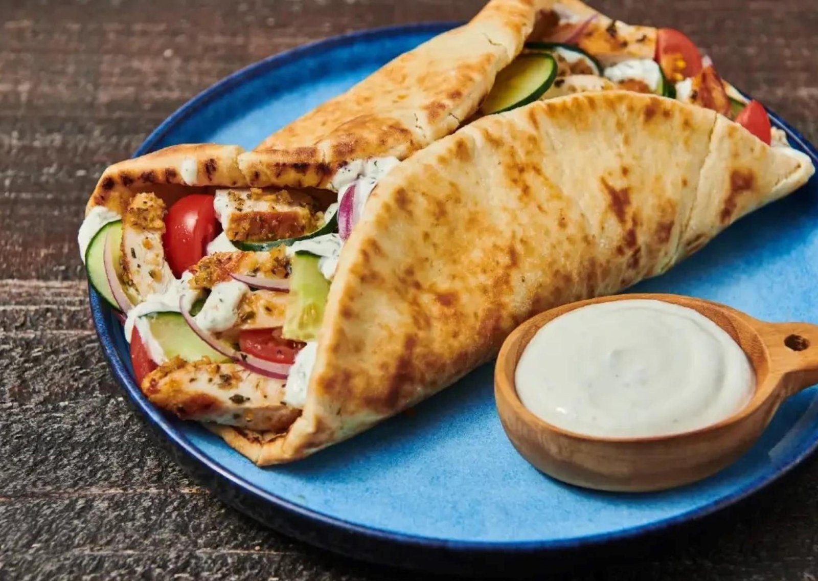 Cómo preparar el sándwich gyro: el irresistible plato griego que es un clásico callejero en Estados Unidos