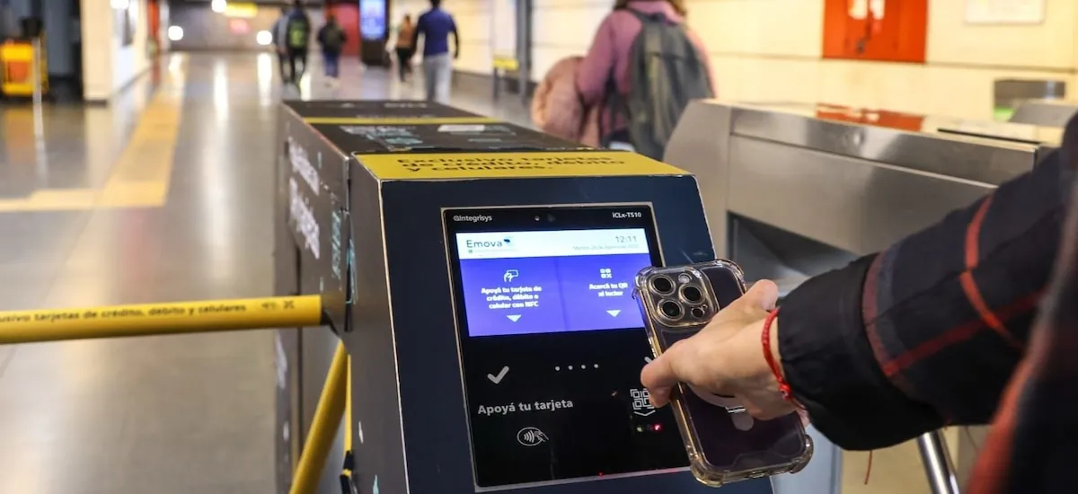Cómo obtener reintegros de hasta 100% para viajar en transporte público: bancos, billeteras y promociones