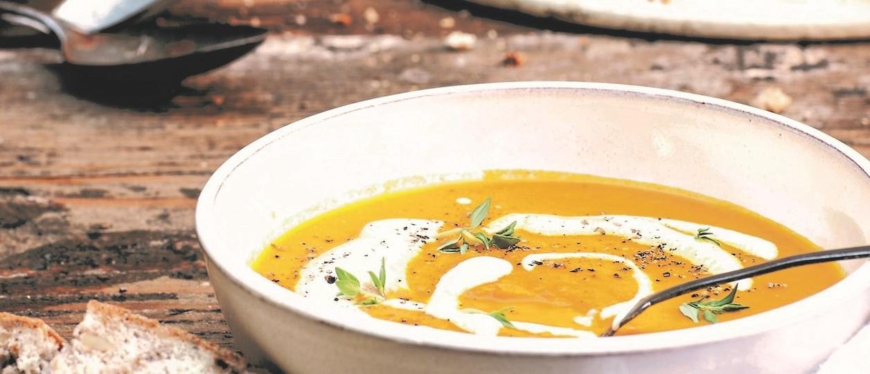 Así se cocina la crema de zanahoria más viral de TikTok en Estados Unidos: receta simple y nutritiva