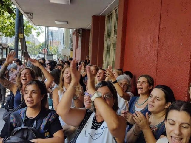 Rechazan por вЂњinsuficienteвЂќ el aumento salarial del Gobierno a los docentes de las Fuerzas Armadas: вЂњEs miserableвЂќ