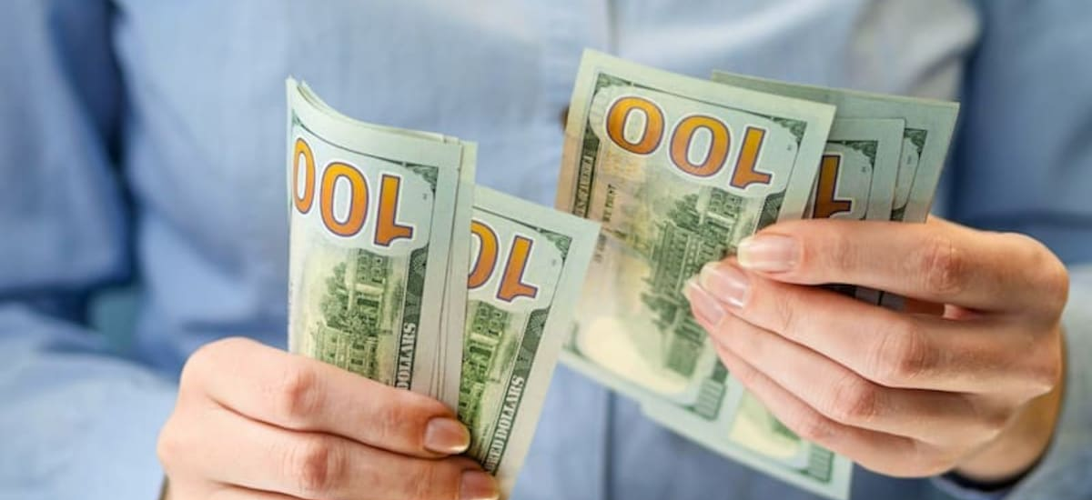 El dólar blue cayó en la última rueda de la semana y la brecha con el oficial es de solo $ 5 - El Cronista