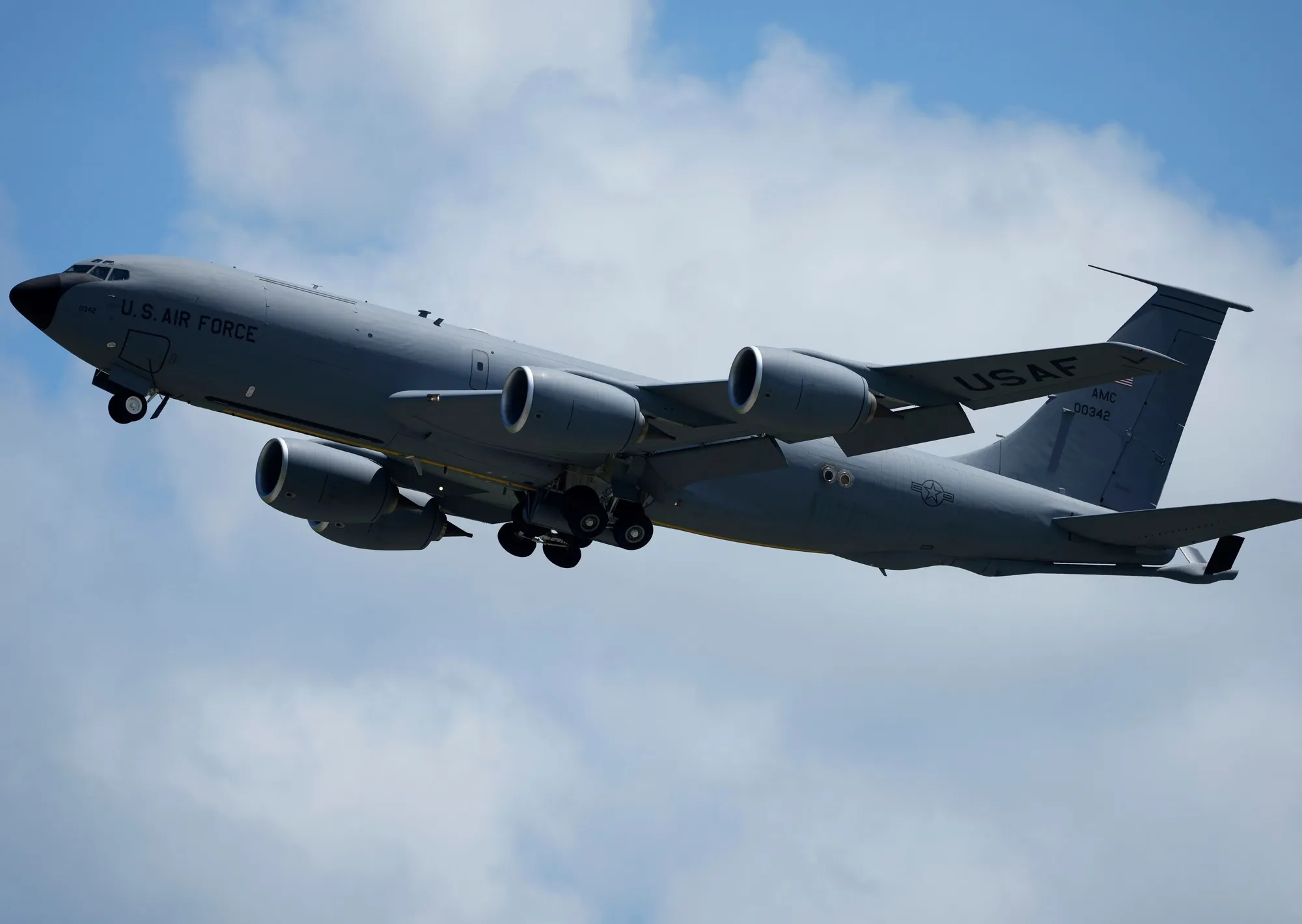 Un avión de Estados Unidos se estrelló en Irak, pero Washington niega que haya sido un ataque