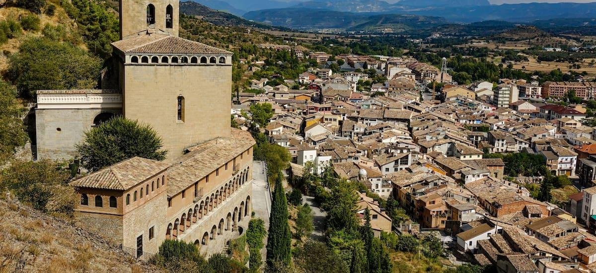 El hermoso pueblito de Aragón que se encuentra escondido entre dos ríos y es un auténtico paraíso natural