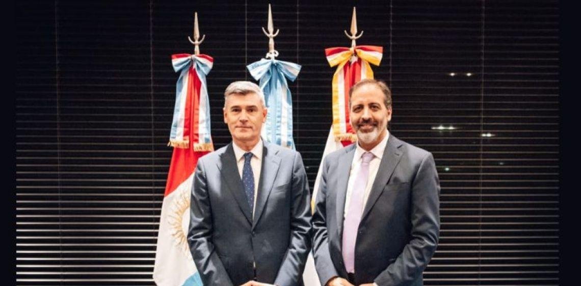 El secretario de Ambiente respondió con dureza a una publicación libertaria