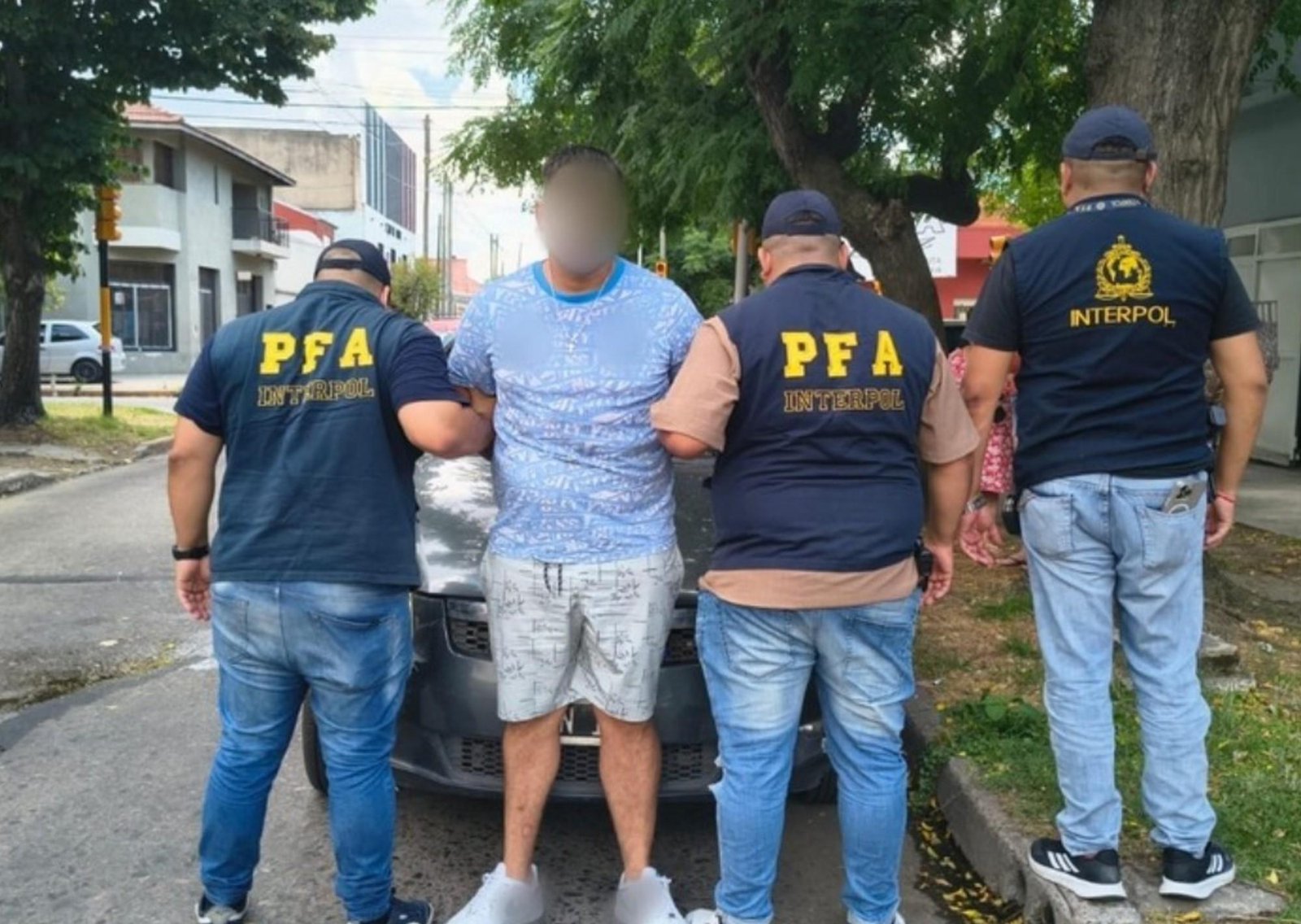 Tenía domiciliaria por el robo a un banco en Uruguay, rompió la tobillera y cruzó a esconderse en Argentina: lo detuvieron en Avellaneda