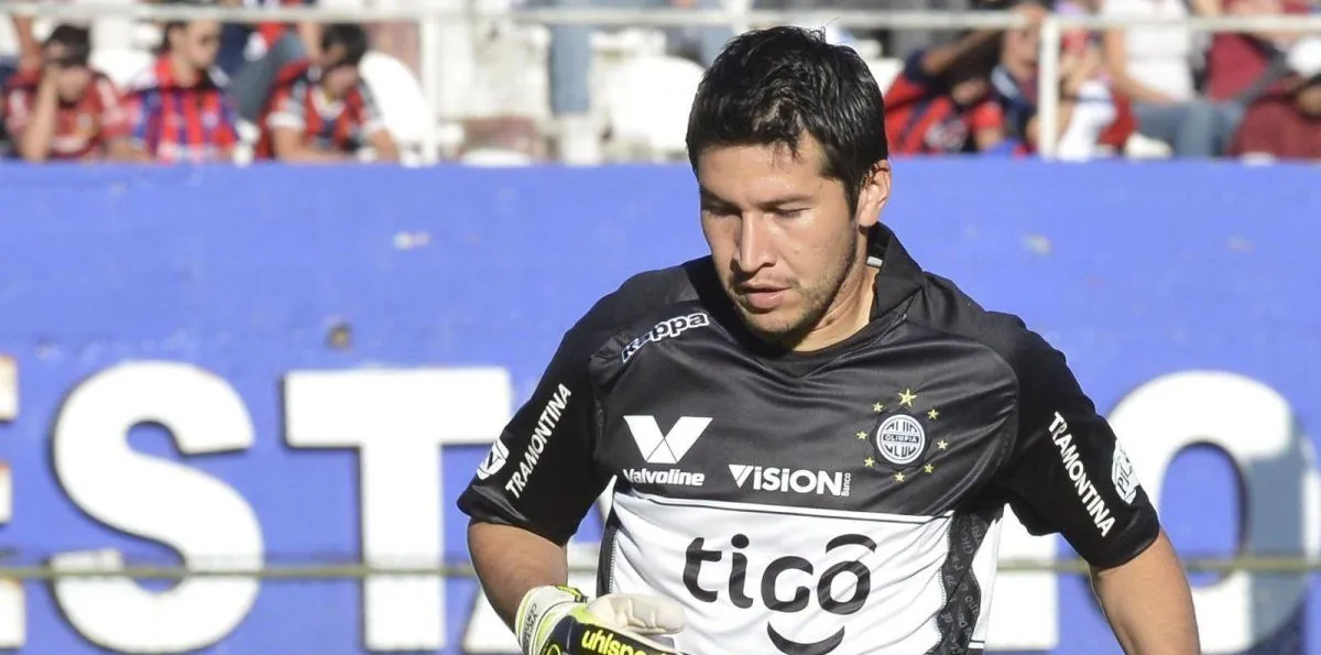 De jugar la Libertadores a terminar preso por narcotráfico: la increíble historia del arquero de Paraguay