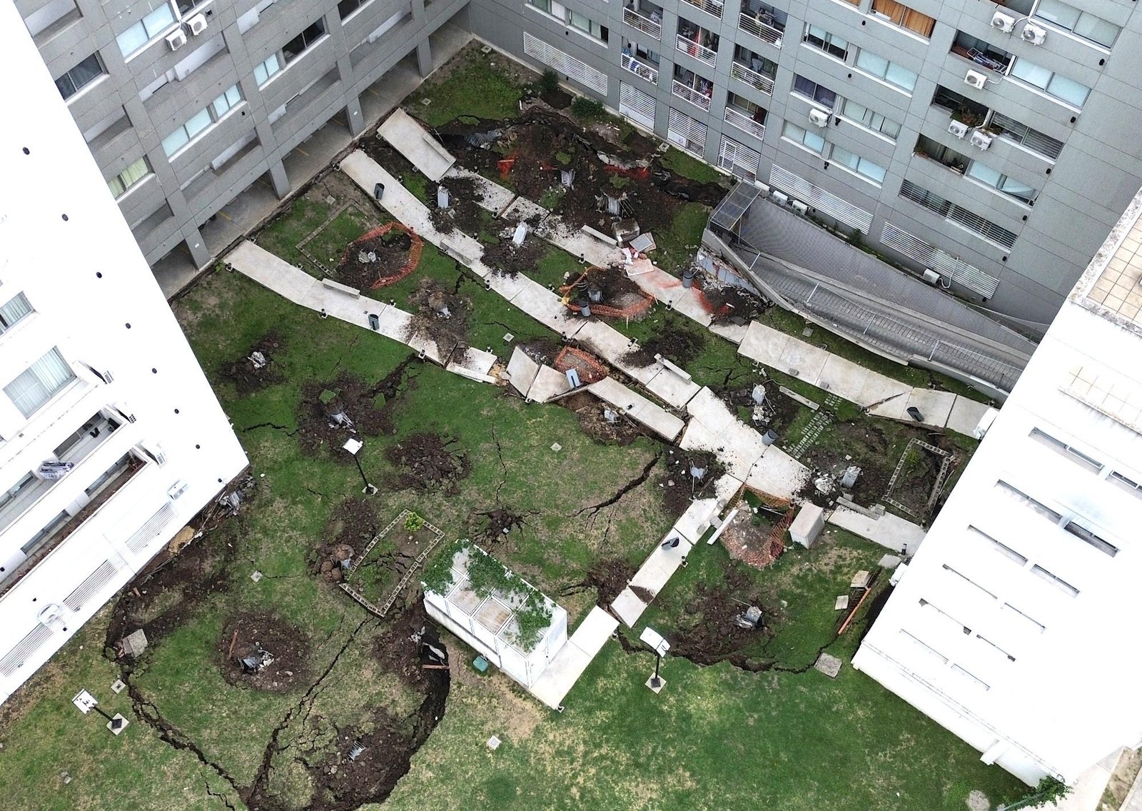 Dos expertos explican si la torre en la que colapsó la cochera es recuperable para que los vecinos puedan volver