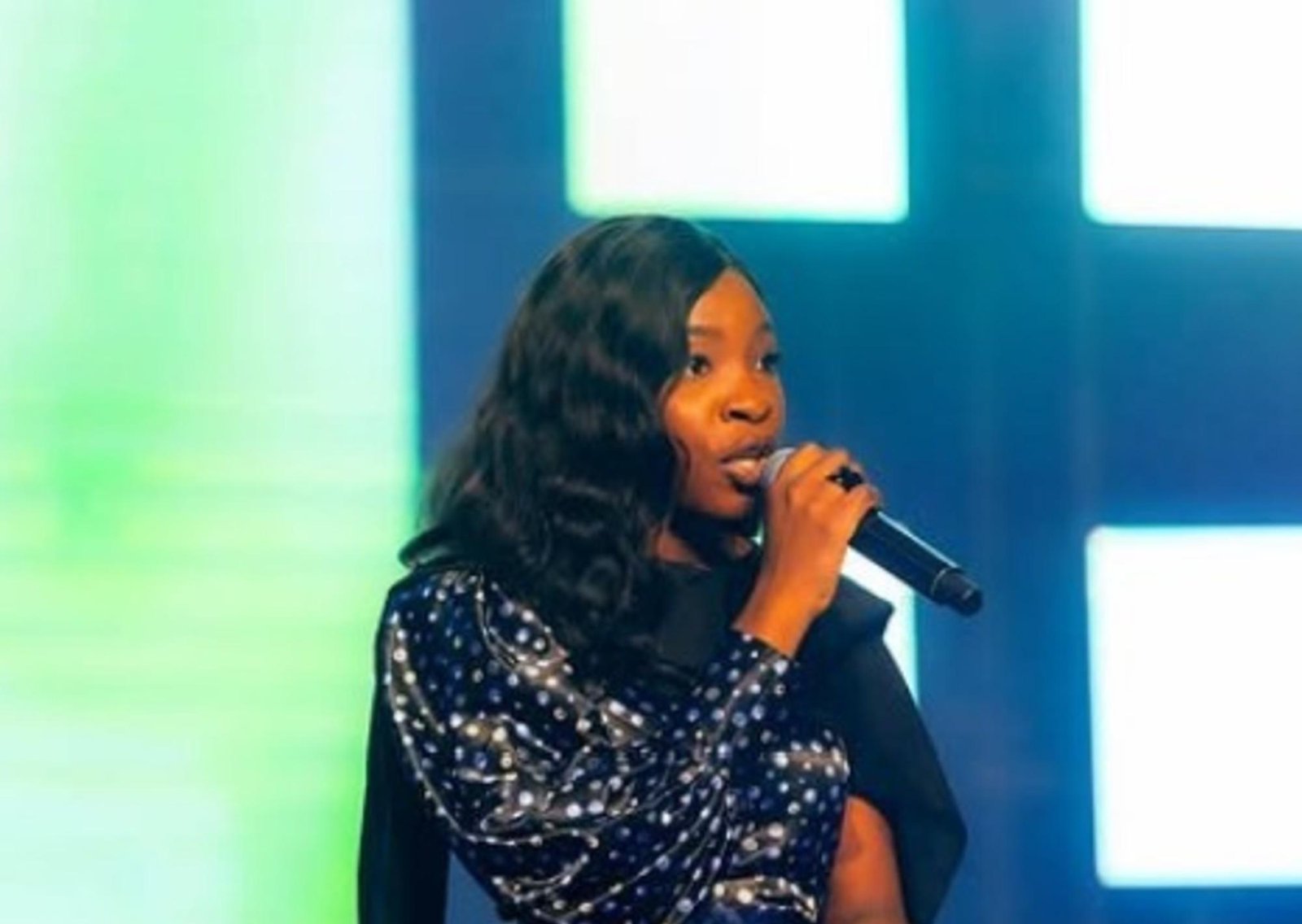 Una estrella de La Voz de 26 años murió tras haber sido mordida por una serpiente venenosa mientras dormía en su casa