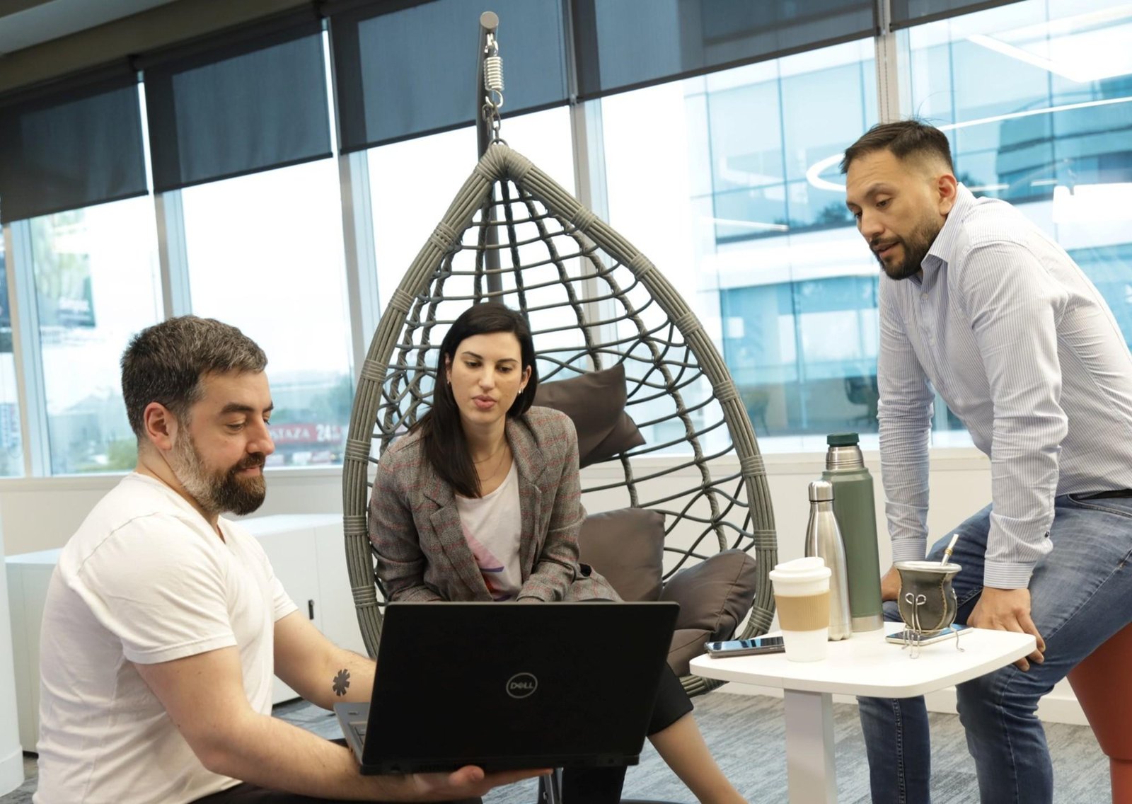 Trabajo híbrido: cuáles son los días que más elige la gente para ir a la oficina y por qué