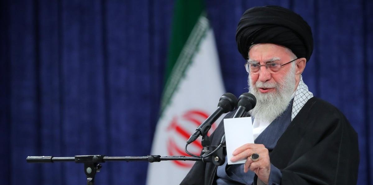 Mojtabá, hijo de Jamenei, es el favorito para sucederle, según fuentes iraníes