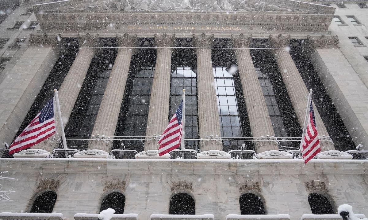 Sube el petróleo y caen mercados mundiales ante nueva guerra en Oriente Medio