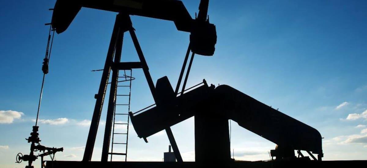 El petróleo podría saltar casi un tercio y tocar los 100 dólares por barril: el mercado teme una guerra larga