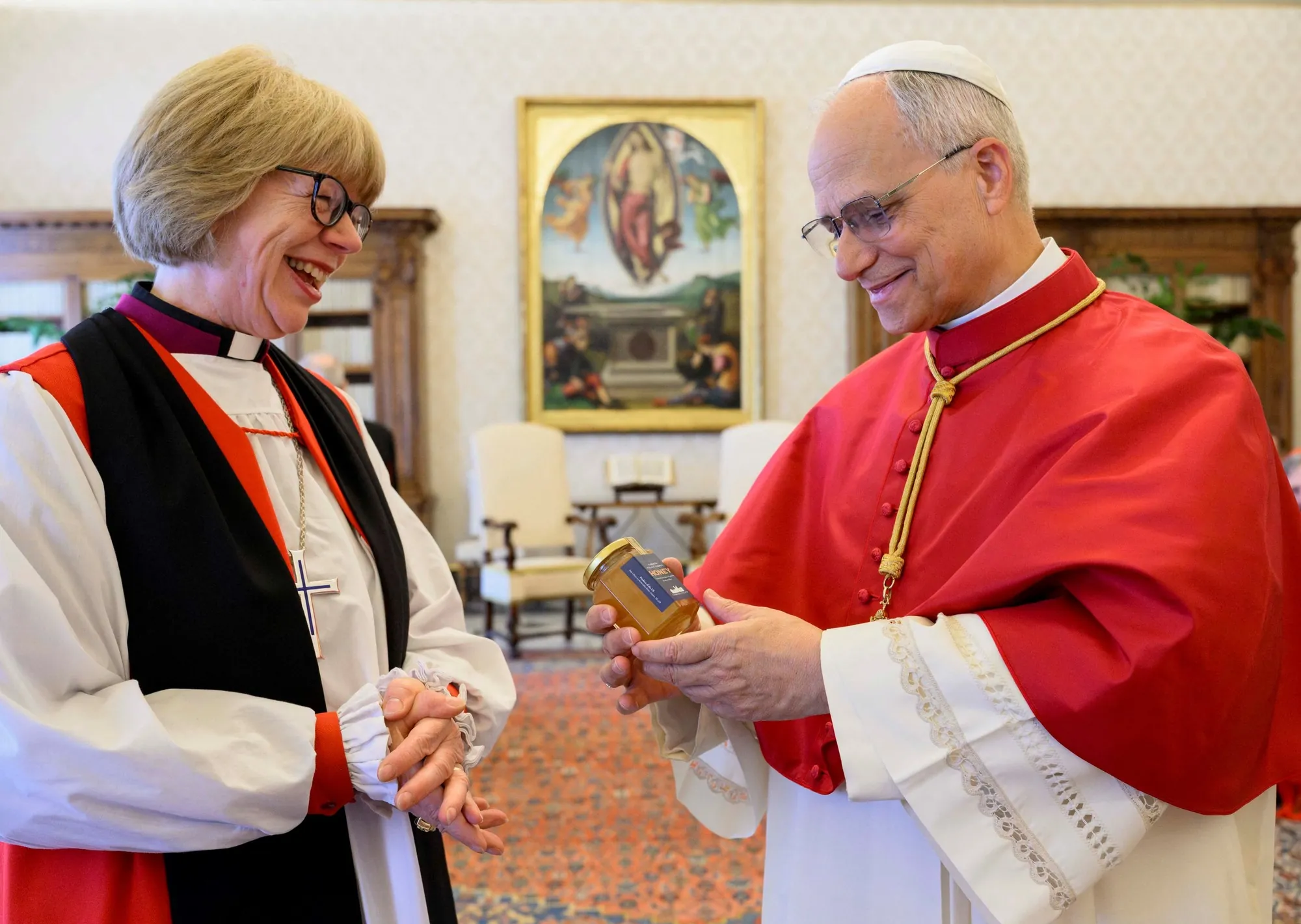 Cita histórica: el Papa reza con la primera mujer arzobispo de Canterbury