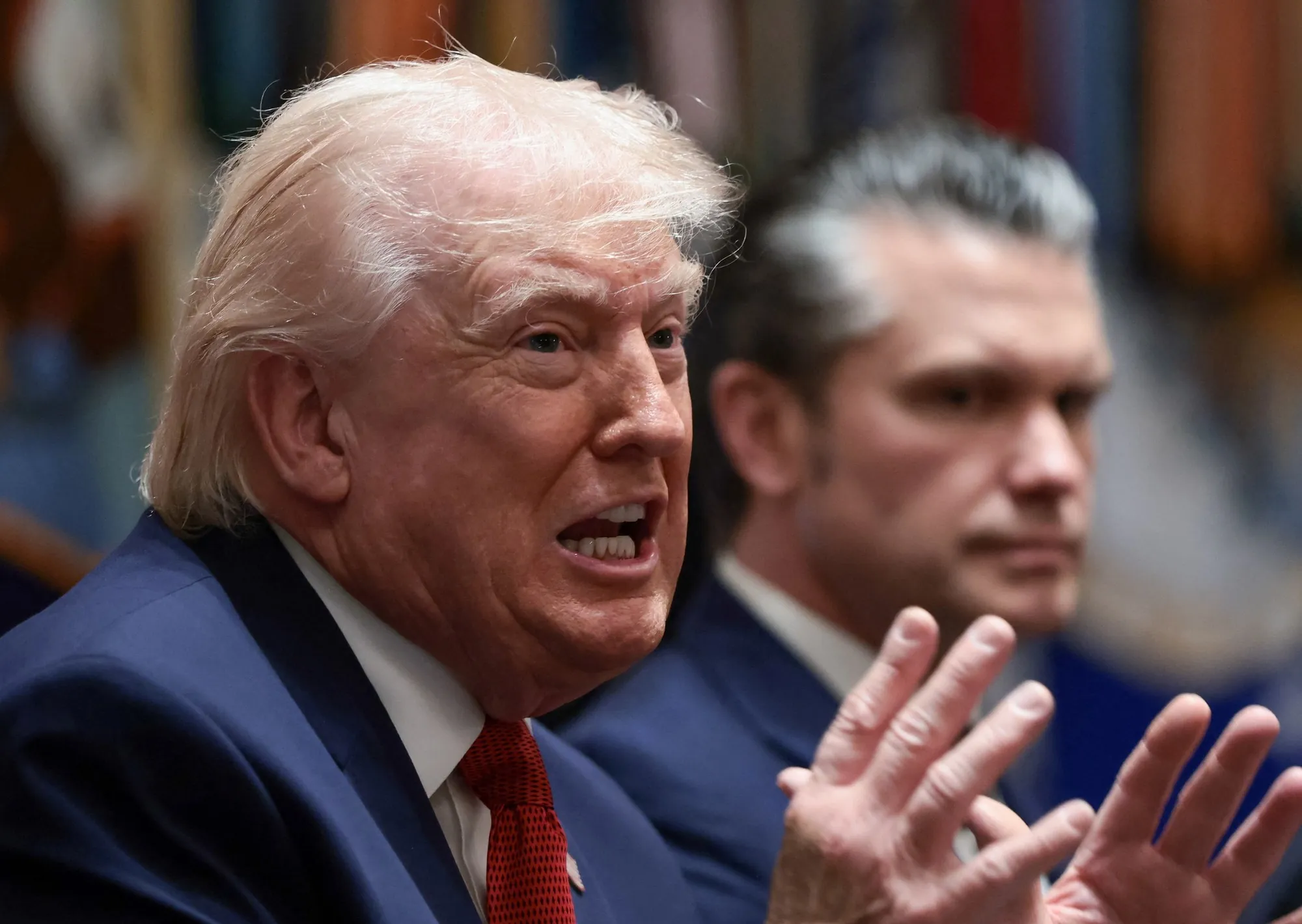 Guerra en el Golfo: carrera contrarreloj para alcanzar un acuerdo con Irán antes de que Trump "vuele todo"