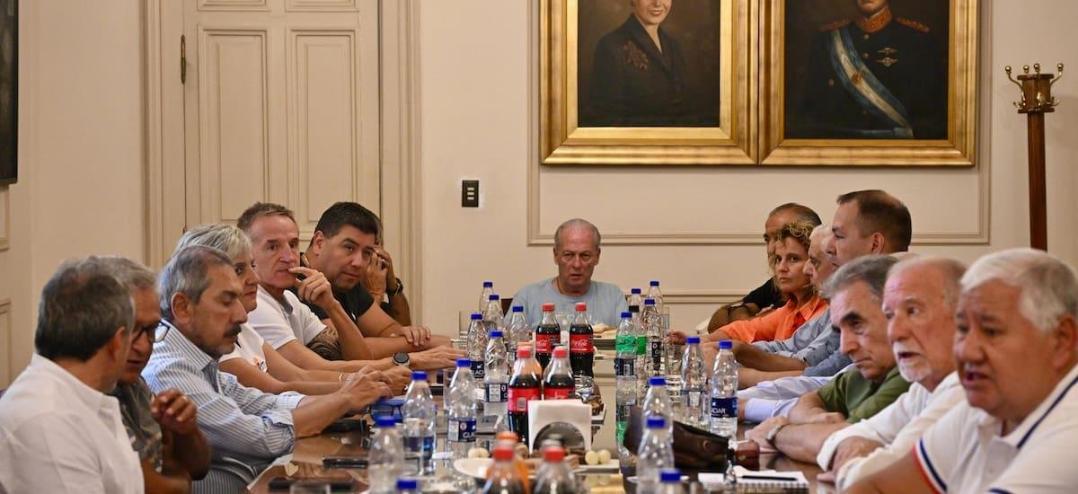 La CGT llamó a marchar el lunes a Tribunales y condicionó el paro de los gremios más duros