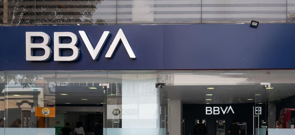 Cambia BBVA, Banamex y Banco Azteca: todas las sucursales pedirán este nuevo documento para retirar y depositar dinero en efectivo
