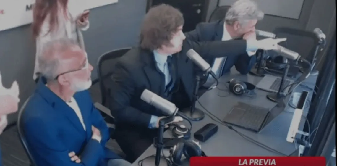 Milei cruzó al Vasco de Mendiguren: "Vos, ladrón, arruinaste el país con Duhalde y toda su banda"