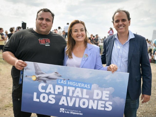 CГіrdoba y los F-16: el gobernador se recupera de una operaciГіn y la vice, sin invitaciГіn, siguiГі el acto fuera de la base