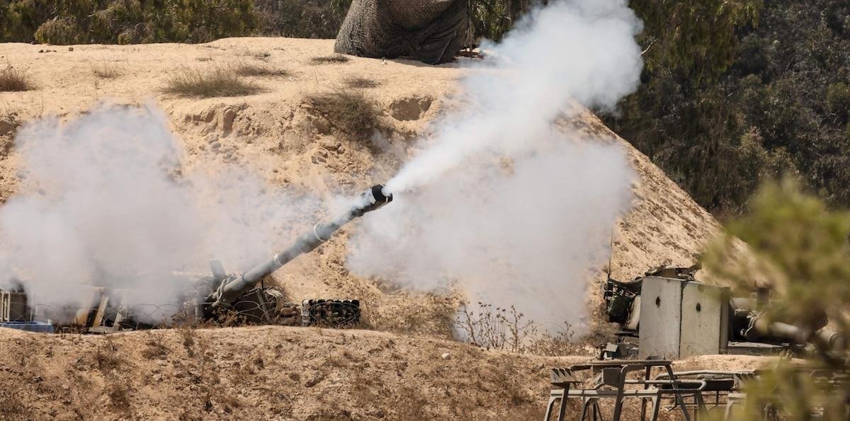 Aumentan vuelos de repatriación por cierre espacio aéreo Oriente Medio, con miles de personas varadas