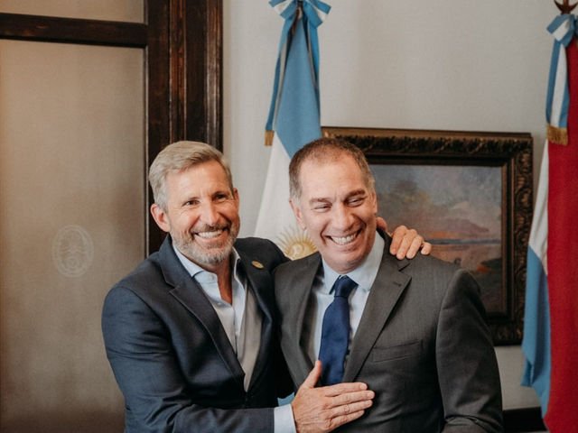 Santilli visitГі a Frigerio en Entre RГ­os: gestos de apoyo y reclamos por obras y financiaciГіn