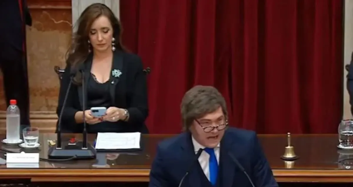 Martín Menem cuestionó a Victoria Villarruel por usar su celular mientras hablaba Milei en el Congreso