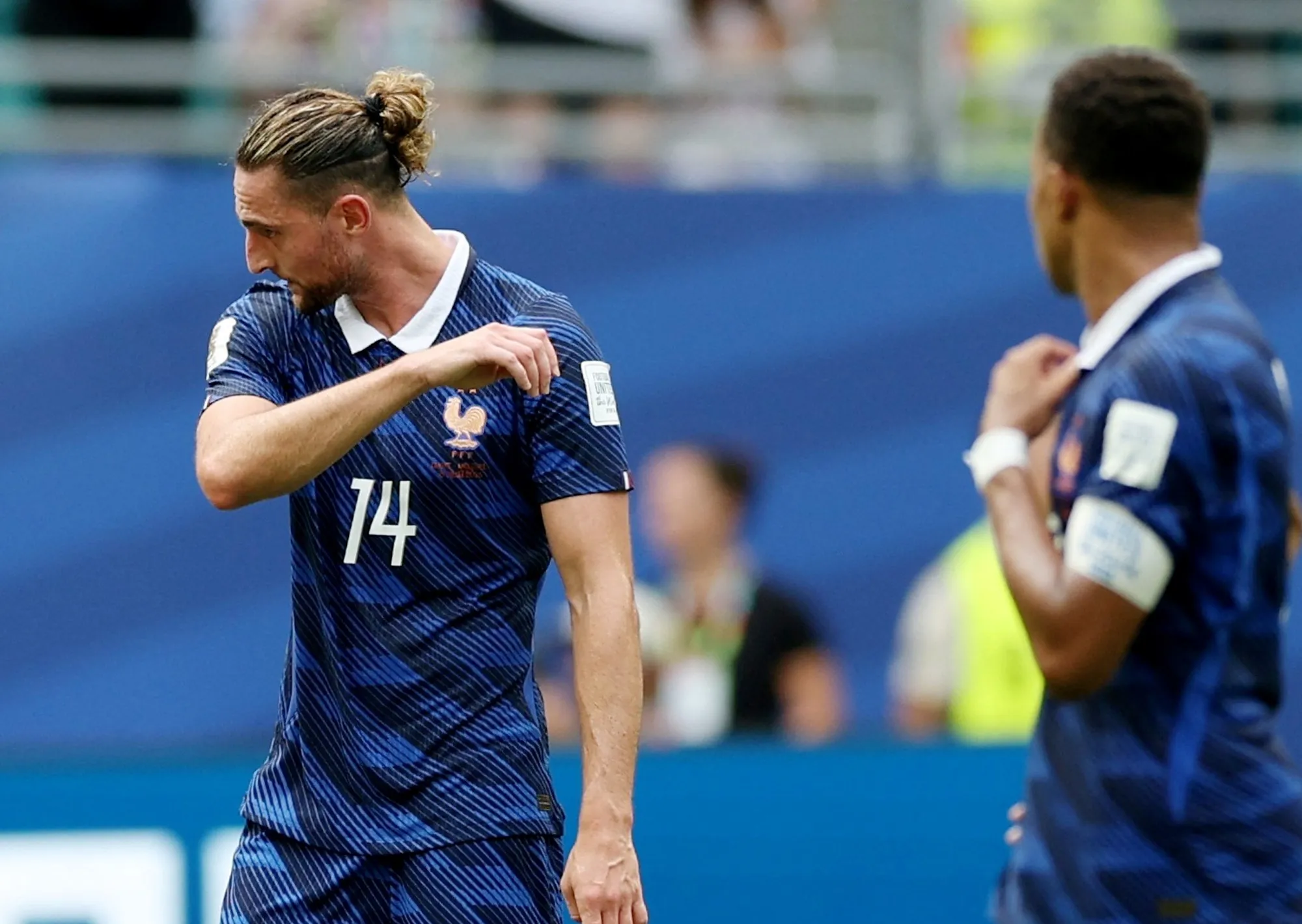 Bronca interna en Francia por el bochornoso primer tiempo ante Inglaterra: Rabiot denunció "actitudes inadmisibles" en algunos de sus compañeros