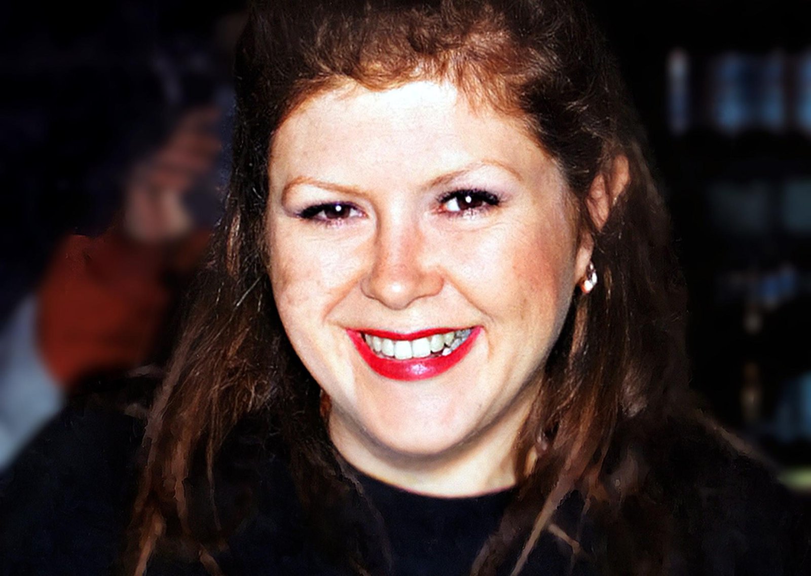 Tenía 41 años y murió tras ser embestida por una lancha frente a sus dos hijos: la trágica historia de Kirsty MacColl, la cantante de los '80