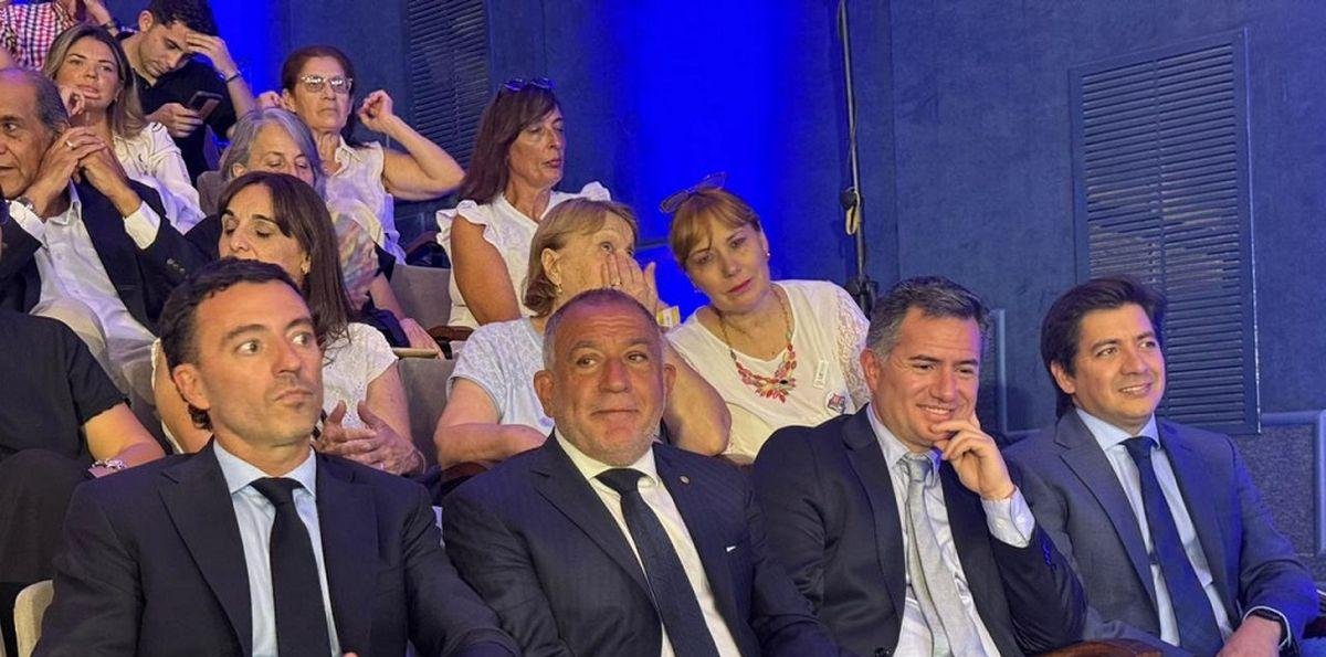 Córdoba: “picanteo” de Martín Llaryora a Rodrigo de Loredo, unidad opositora y advertencia sindical