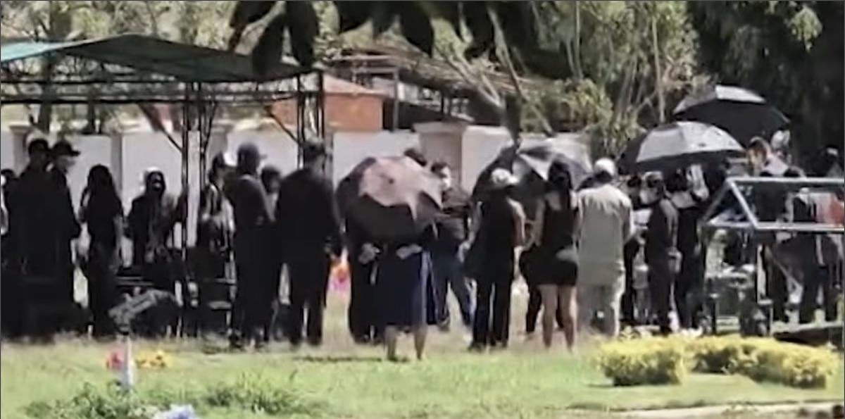 ¿Un ataúd de oro? Lo que revela del mundo narco el funeral de El Mencho y el corrido mexicano cantado en vivo