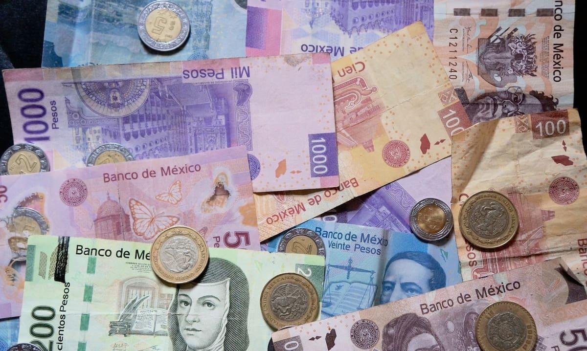 Peso mexicano y bolsa retroceden por preocupaciones sobre Medio Oriente