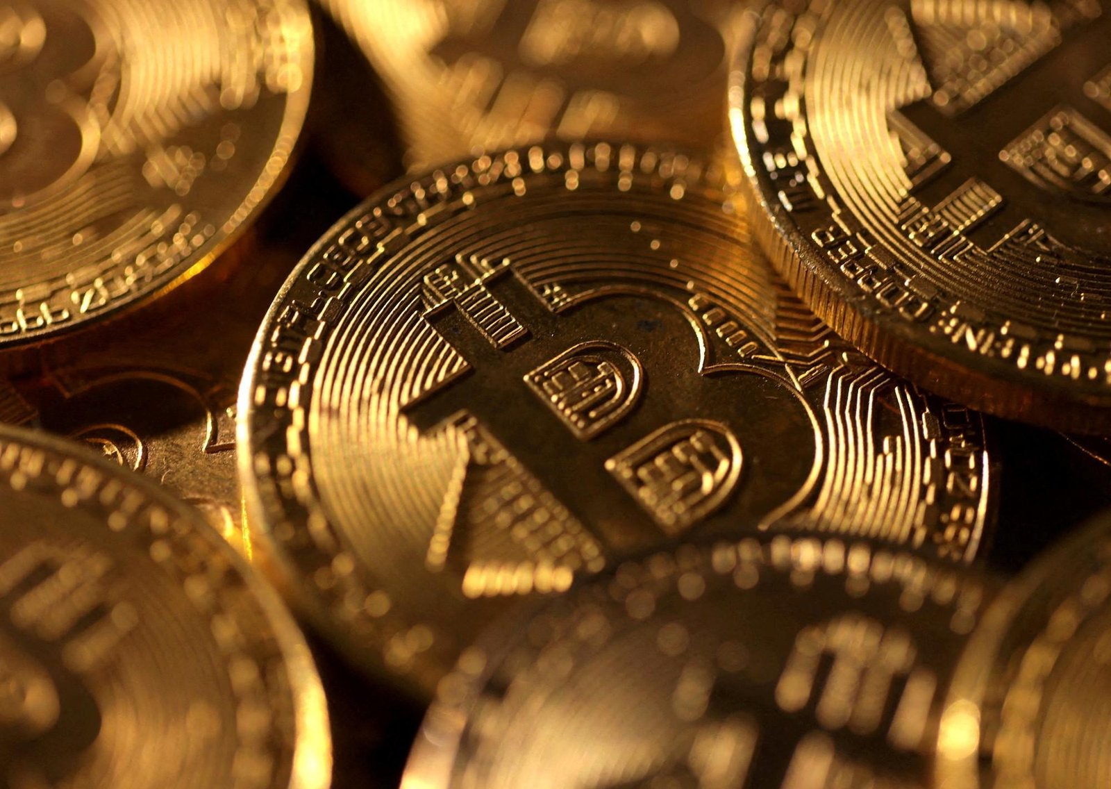 El gurú que anticipó la crisis de 2008 advierte que bitcoin puede seguir cayendo y arrastrar a varias empresas