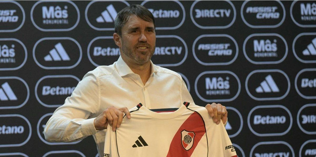 Del Fiat 147 al matafuegos que dejó “ciego” a un compañero: las anécdotas del “Chacho” Coudet que todos los fanáticos recuerdan