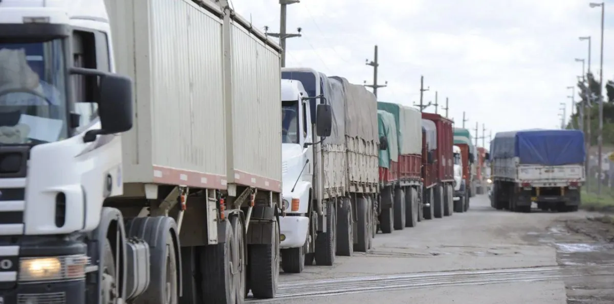 Camioneros acordó una suba semestral del 10,5% y quedó por debajo de la inflación